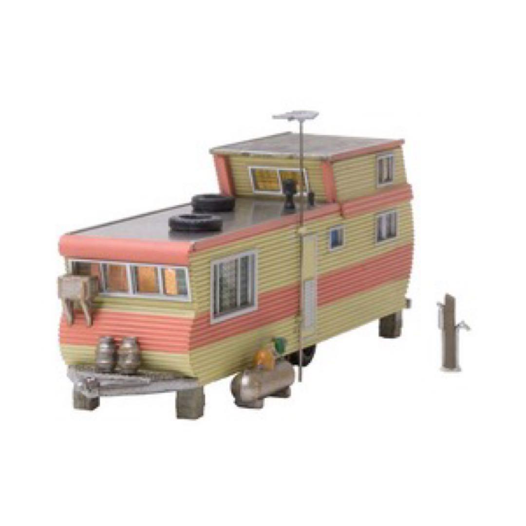 ウッドランドシーニックス 2階建てトレーラーハウス& 晴れの日のトレーラーハウス