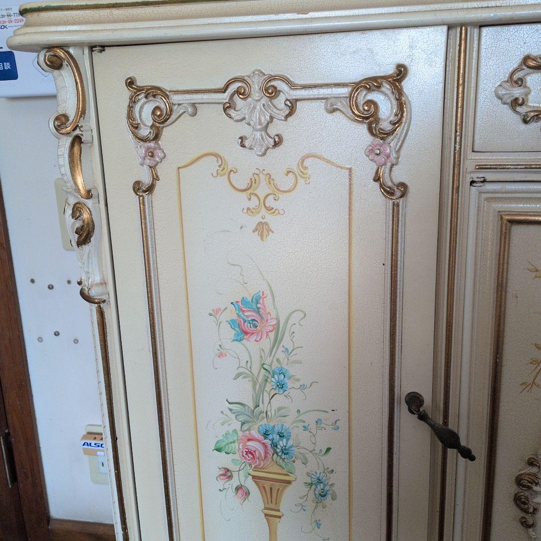 コッペ アイボリー フローラルペイント キャビネット