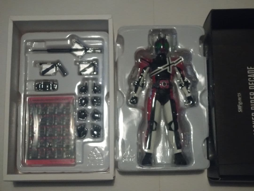 真骨彫 仮面ライダーディケイド(ネオディケイドライバーVer.)