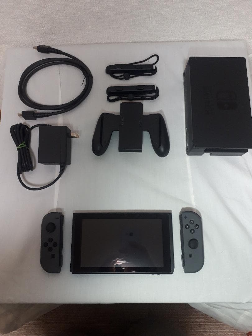 新モデル　Nintendo Switch本体　Joy-Con(L)/(R)グレー