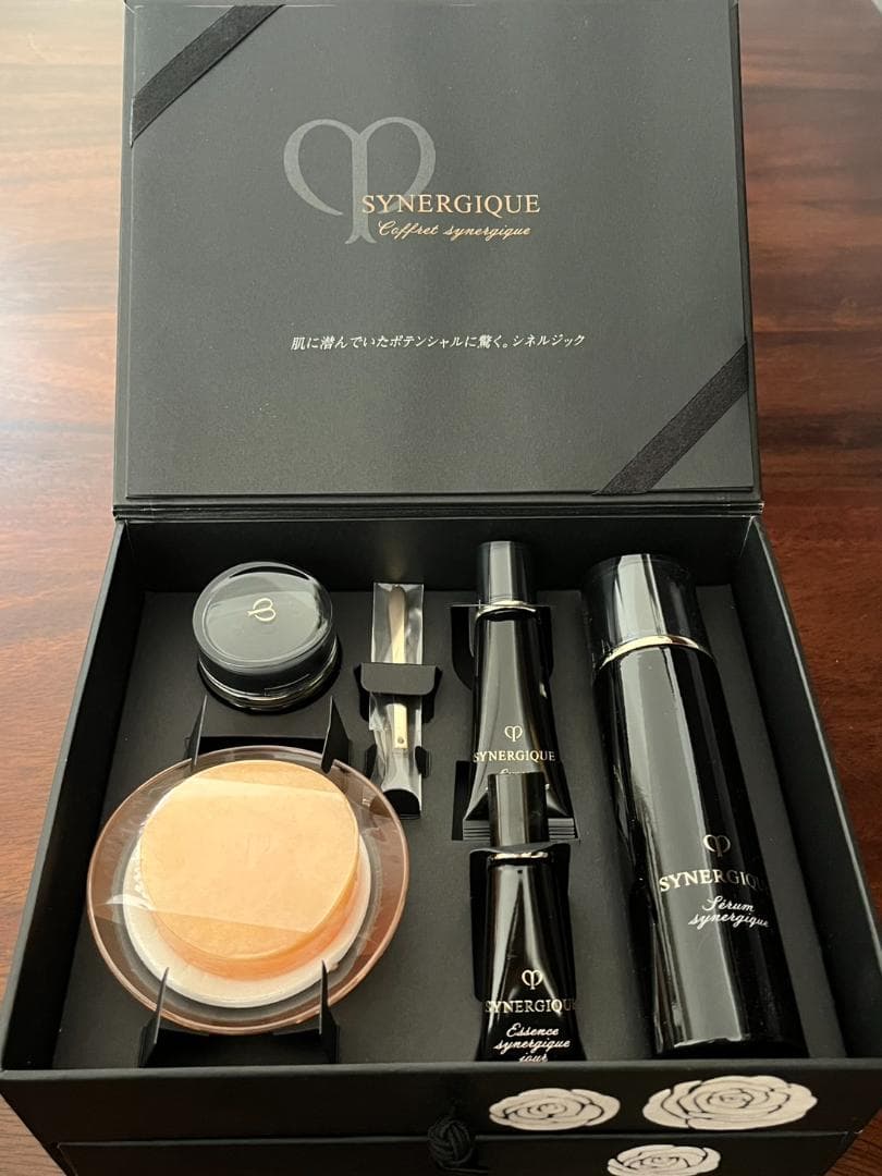 ◆クレドポーボーテ　コフレ シネルジック ローション サボン クリーム　夜日中用