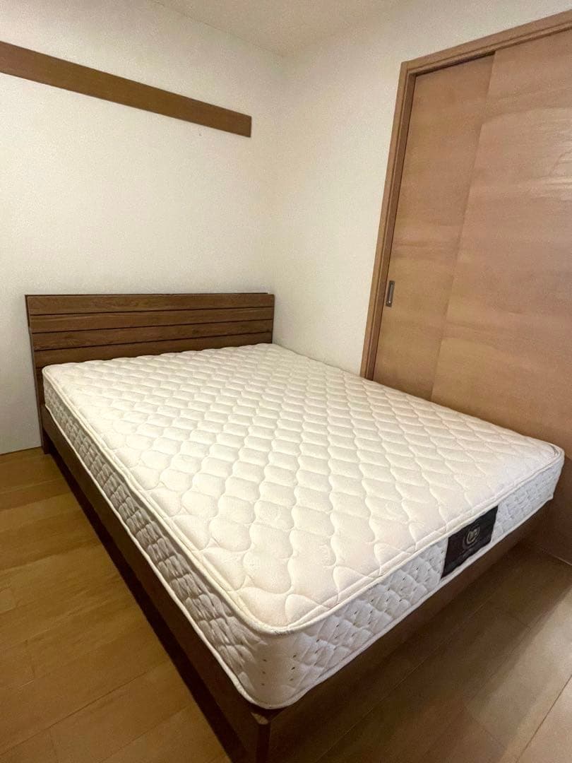 チャマ【Serta】極美品　ベッドマットレス+フレーム　ワイドダブル