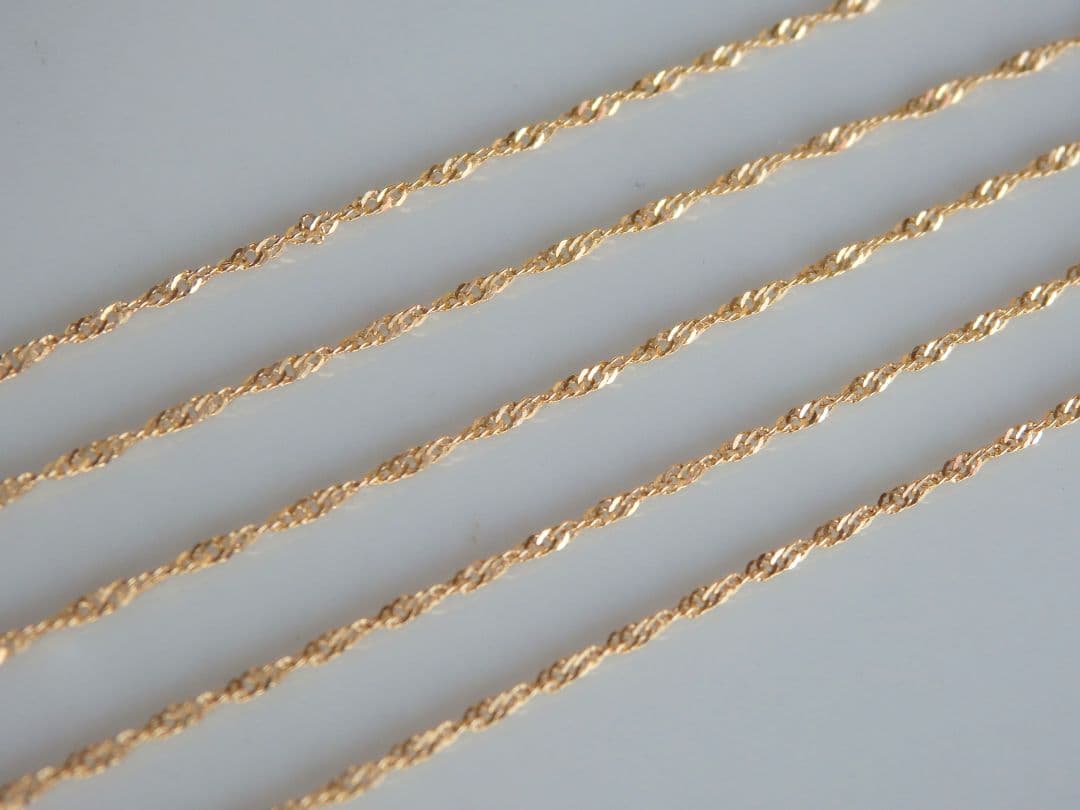 眠り姫　k18ネックレス　スクリューチェーン　1.3㎜幅