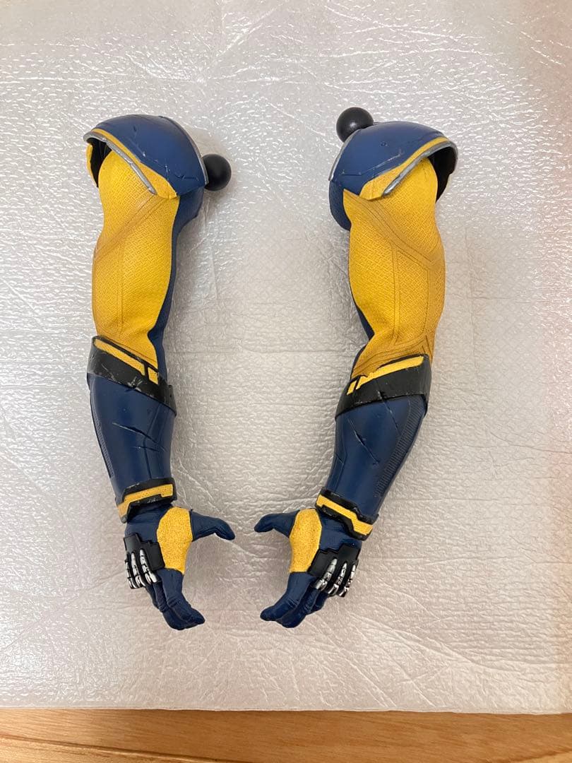 ホットトイズ　ウルヴァリン　ボーナスアクセサリー2点