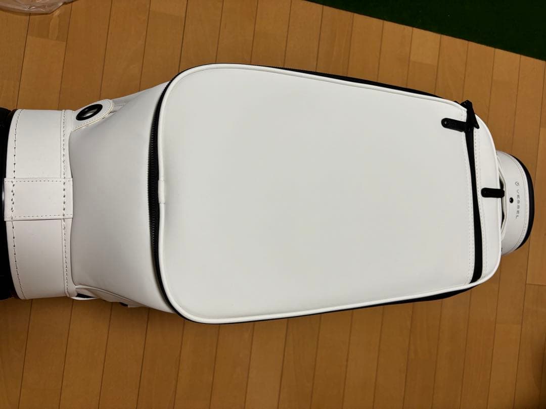 ベゼル　キャディバッグ ホワイト　10型　カバー有