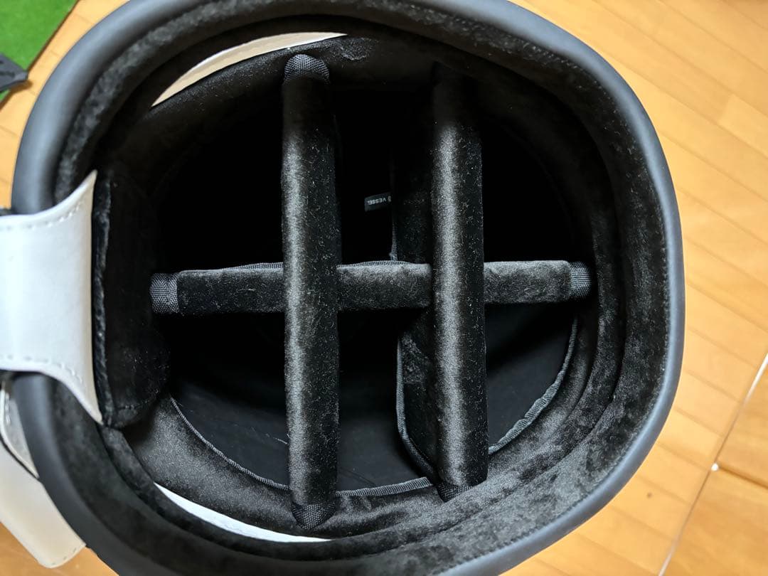 ベゼル　キャディバッグ ホワイト　10型　カバー有