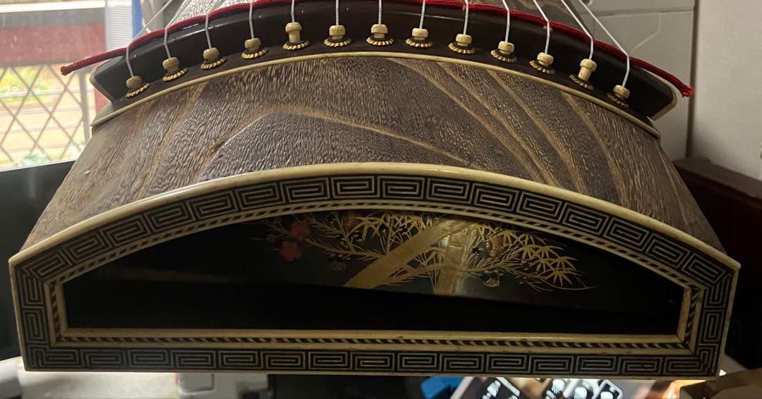 値引き！お琴 縁取り葉 ￼並甲 すだれ彫り 舌に金蒔絵が綺麗と見栄えと音色の良い