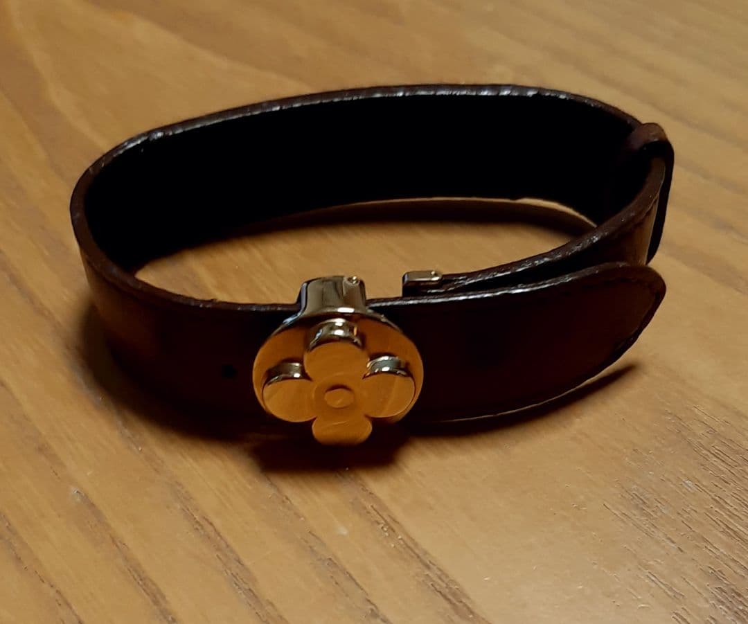 ルイヴィトン ブラウンレザーバングル グッドラック