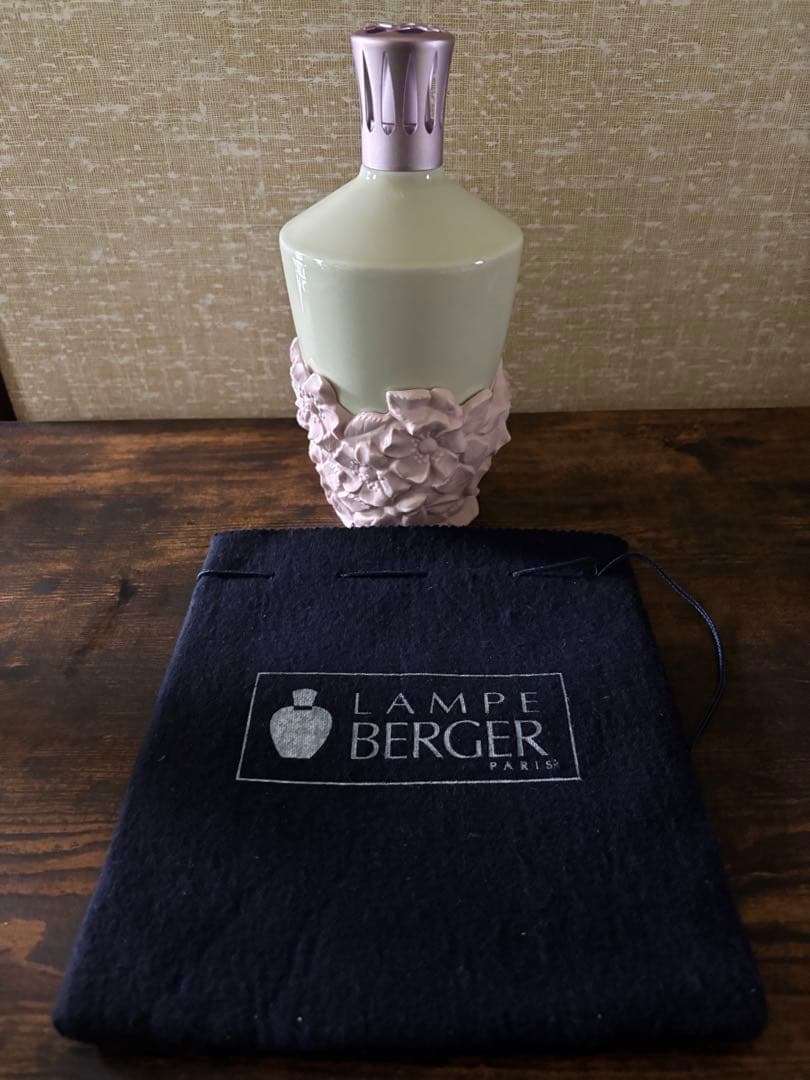 ランプベルジェ　アロマランプ　大型 陶器です。 カラー：薄い緑色と薄いピンク