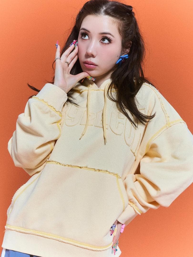 即完売品 新品 仲里依紗 Re. アールイードット 生地ロゴフーディー イエロー