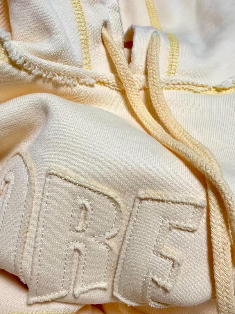 即完売品 新品 仲里依紗 Re. アールイードット 生地ロゴフーディー イエロー