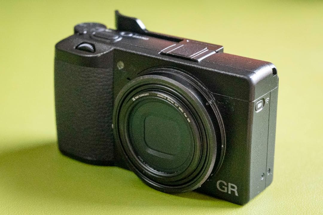 RICOH GRⅢx フィルター、フード、サムレスト、予備バッテリー、5年保証