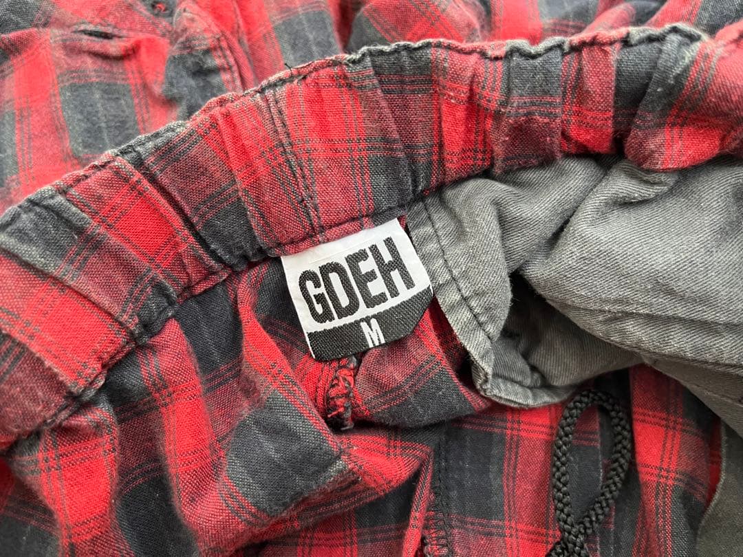 GOODENOUGH 赤黒のチェック柄ショートパンツ M