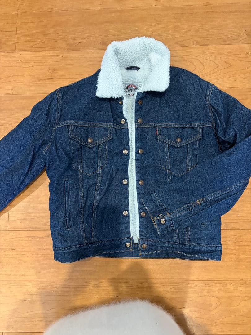 LEVI’S ボア付きダークブルーデニムジャケット
