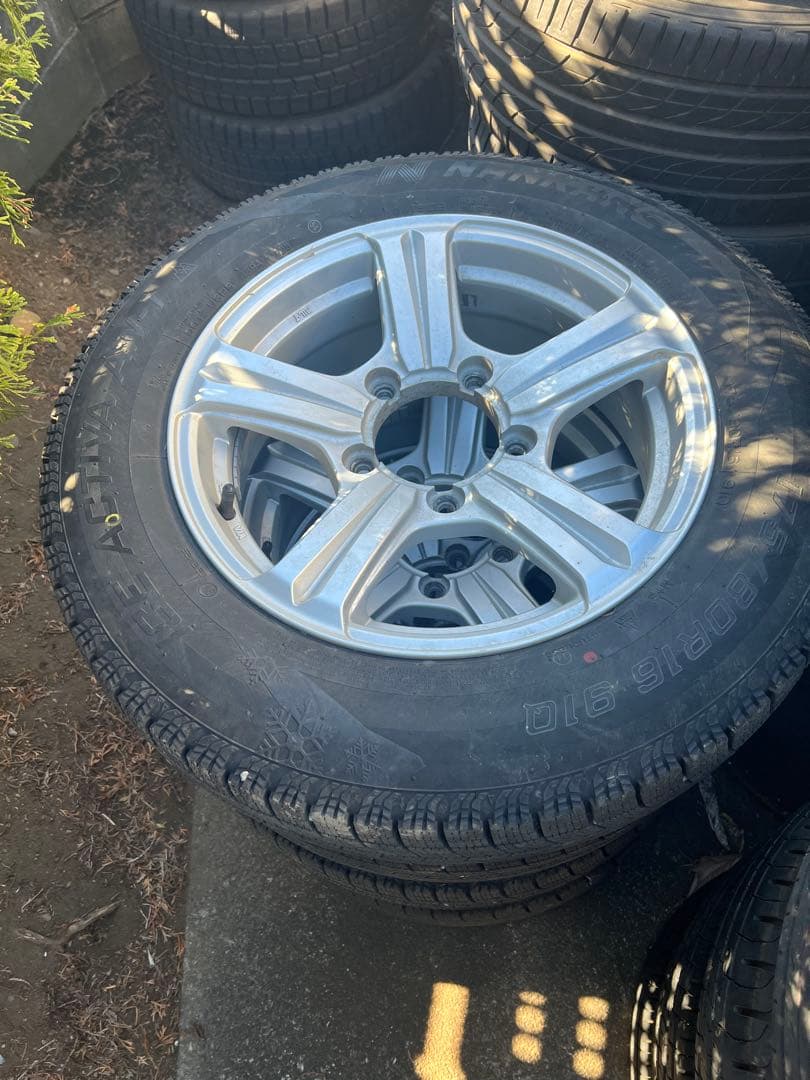 23年製造175/80R16スタッドレス　ジムニーに使用