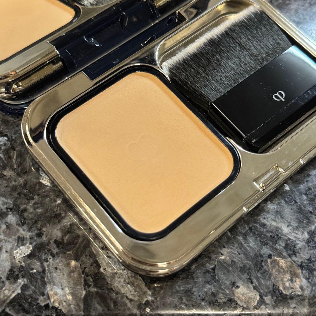 クレドポーボーテ タンプードルエクラⅡ オークル10 ファンデーション