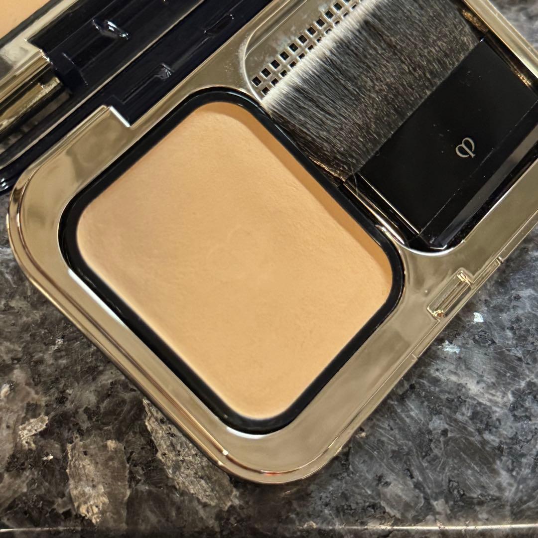 クレドポーボーテ タンプードルエクラⅡ オークル10 ファンデーション