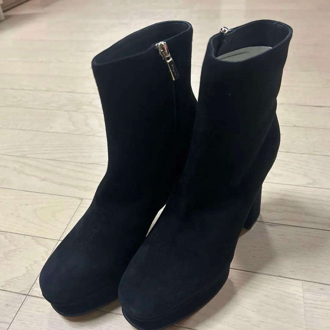 未使用　フェラガモブーツ