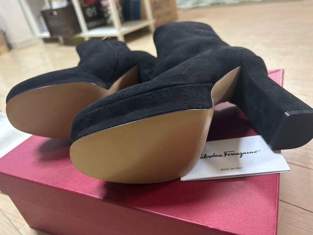 未使用　フェラガモブーツ