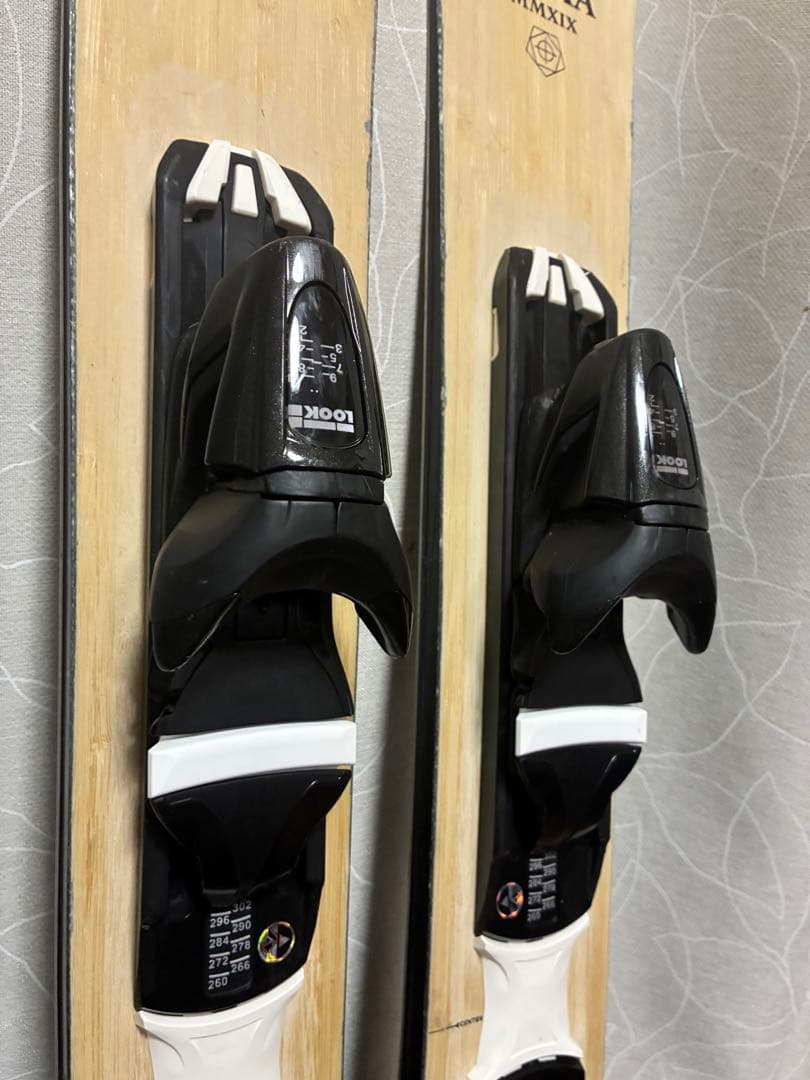 K*O様 ZUMA ショートスキー Krúxz 99 SW 99cm LOOKビ