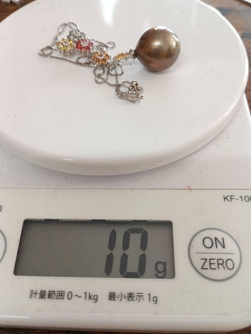 K18WGブラウンパールとダイヤモンド装飾カラフルストーンペンダントのネックレス