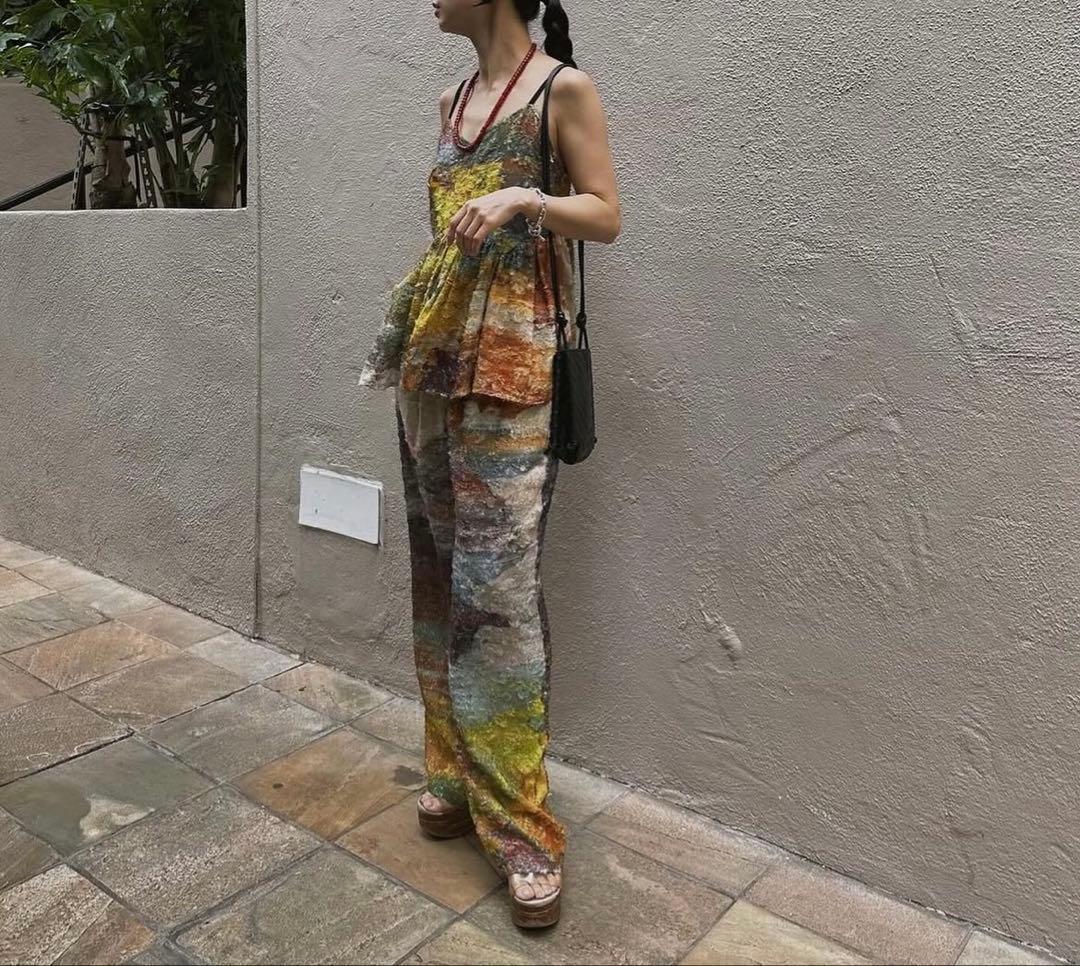 AMERI新品MEDI RACHEL FLUFFY ART CAMISOLE