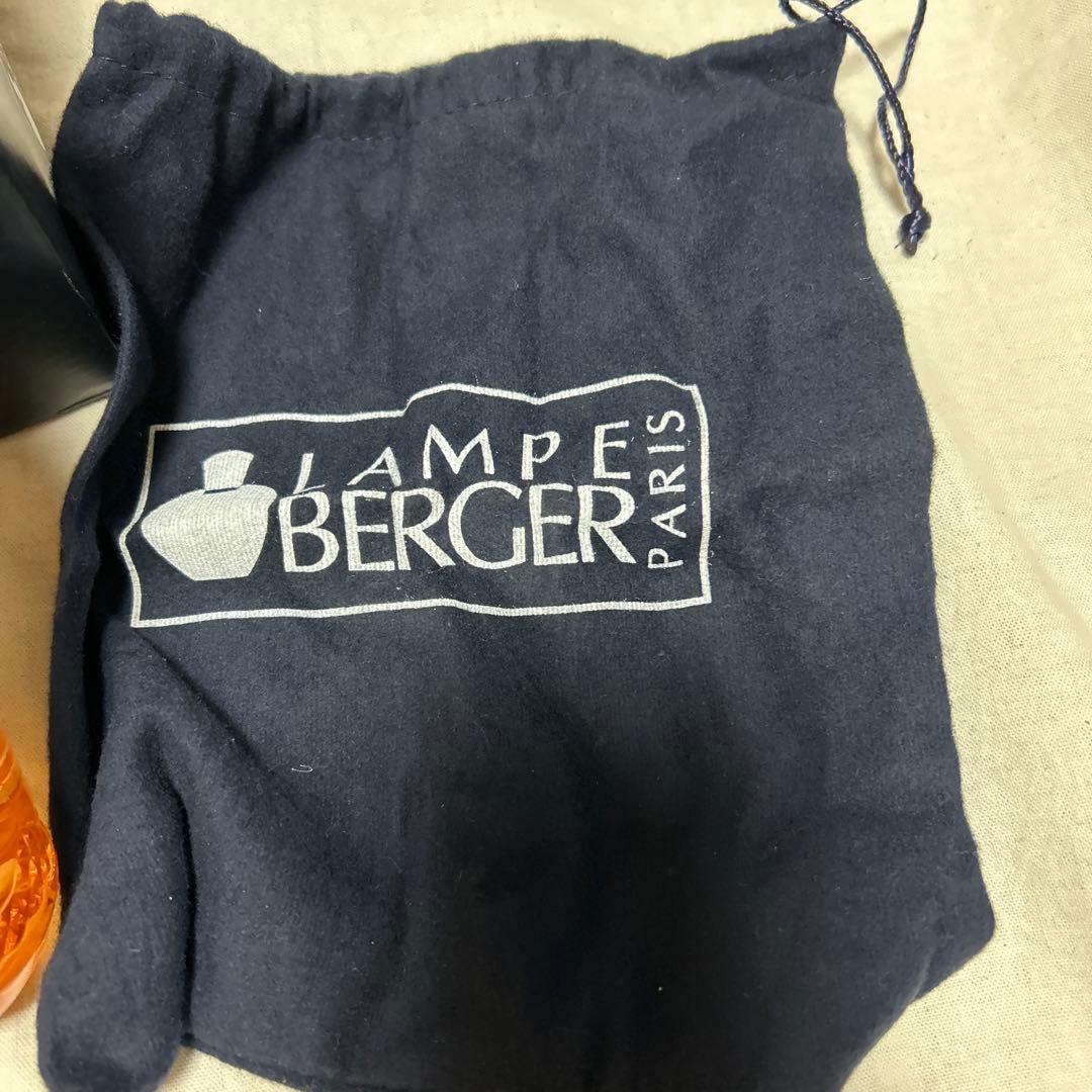 LAMPE BERGER アロマポットとボワ・ド・サンタル小物、箱、袋付セット