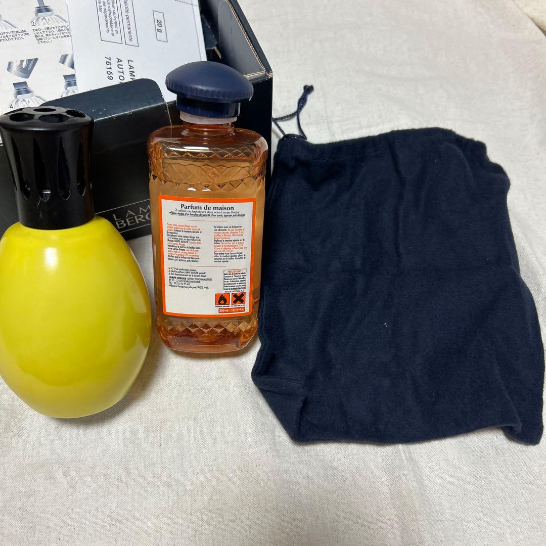 LAMPE BERGER アロマポットとボワ・ド・サンタル小物、箱、袋付セット