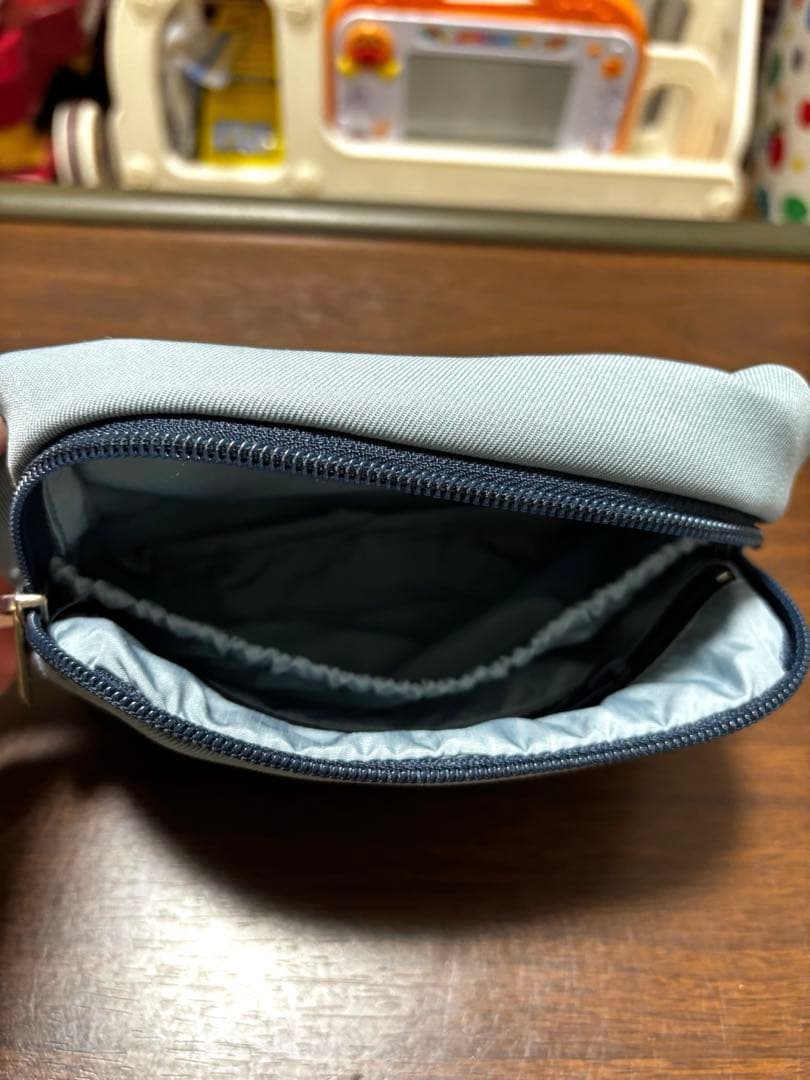 こび 【美品】ergobaby オムニブリーズ