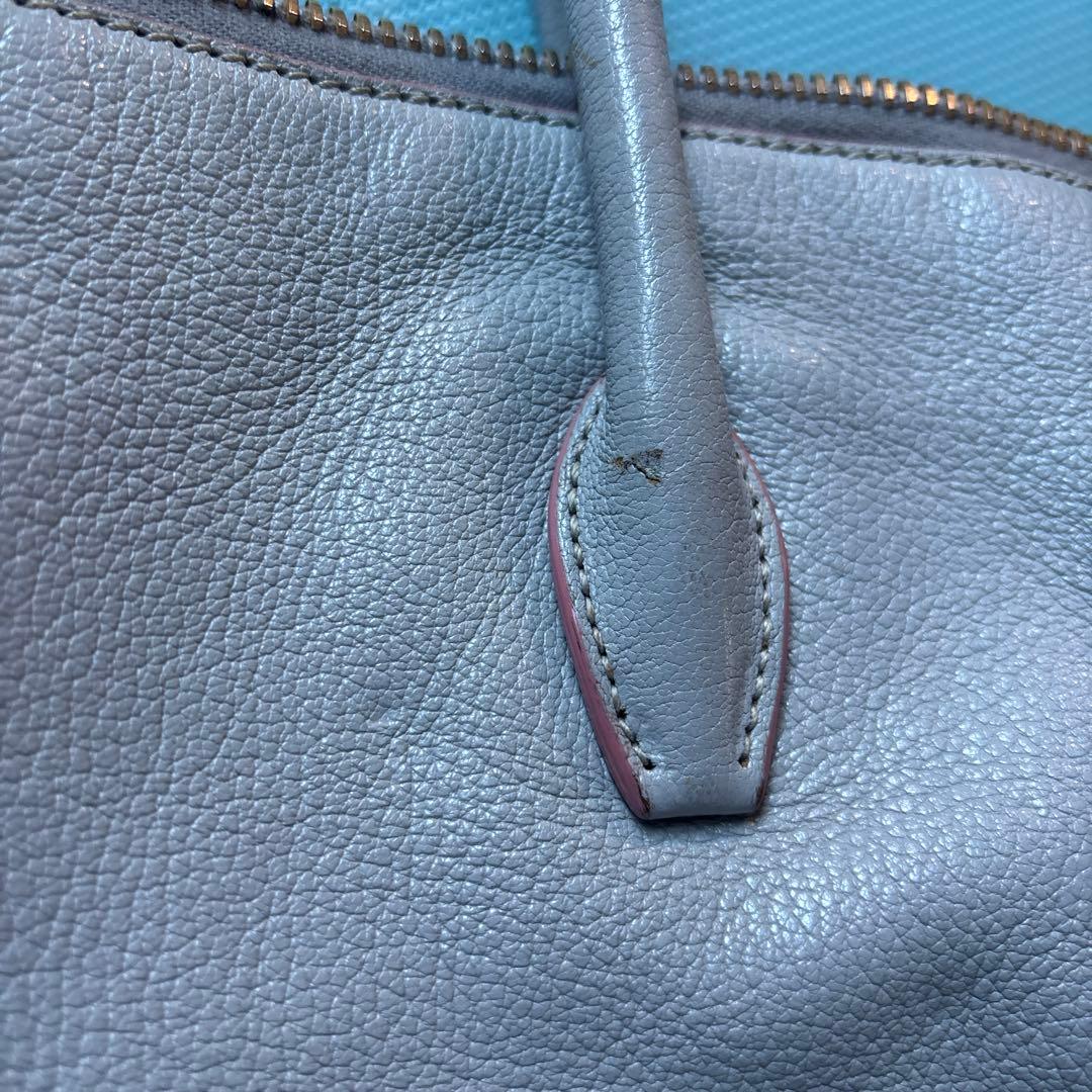 Miu Miu ライトグレー ハンドバッグ