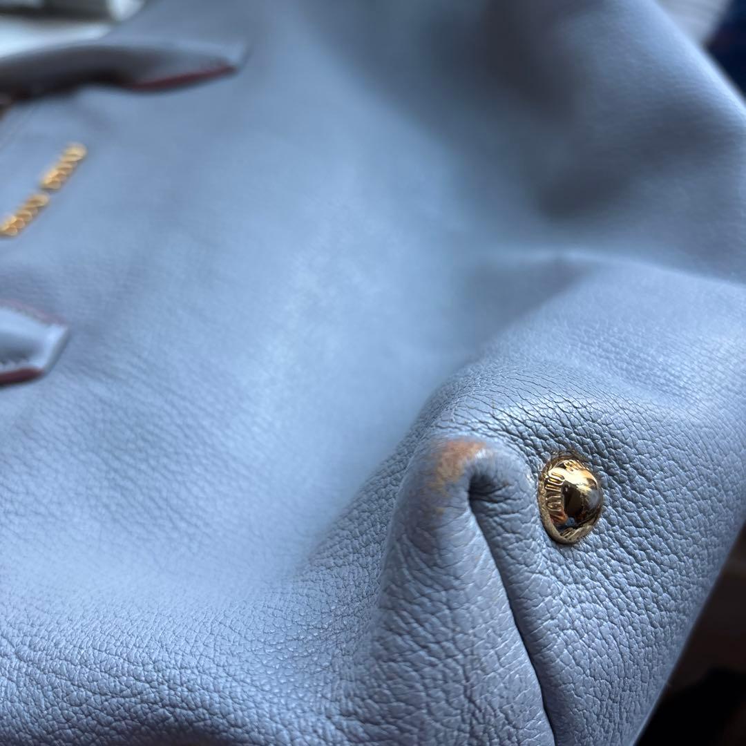 Miu Miu ライトグレー ハンドバッグ