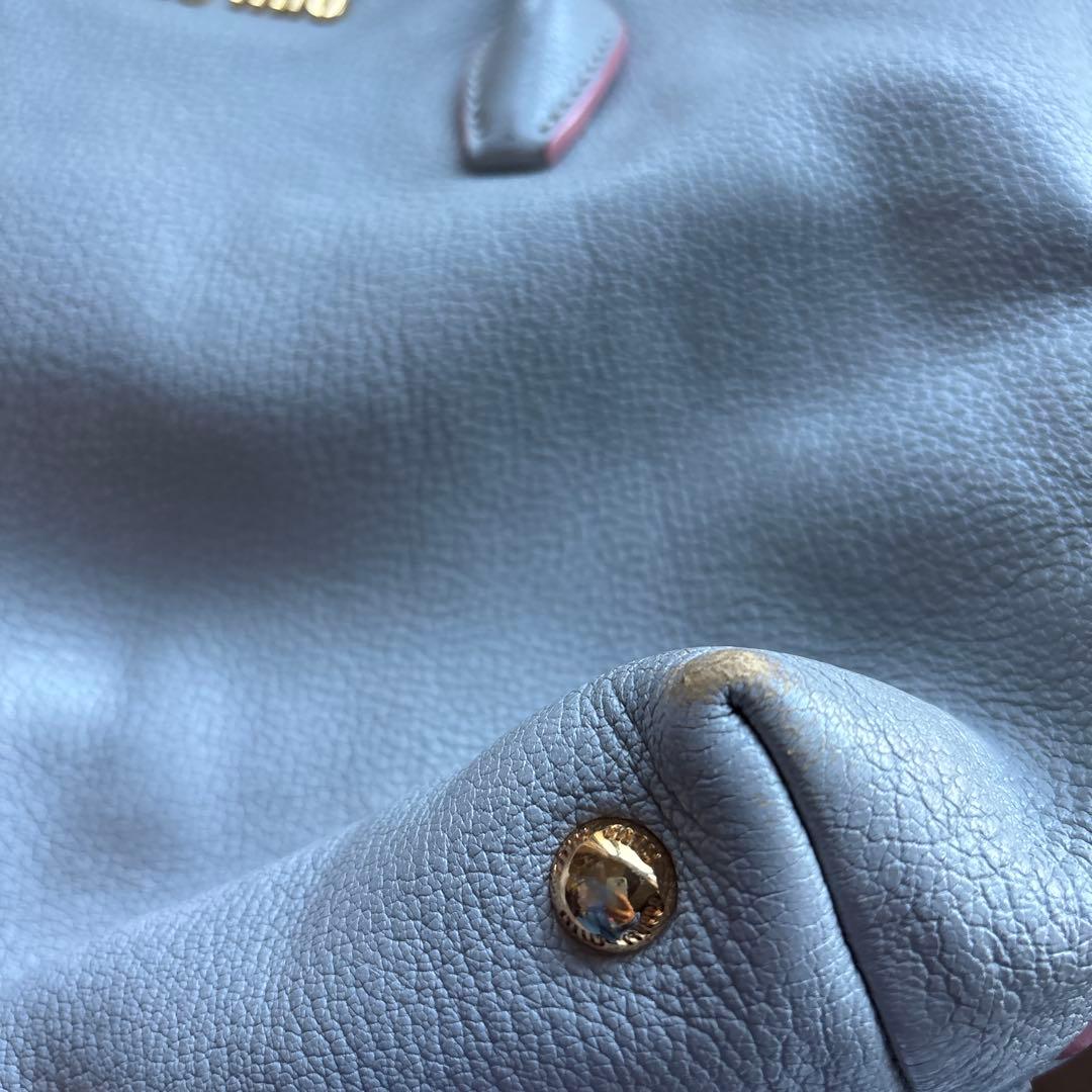 Miu Miu ライトグレー ハンドバッグ