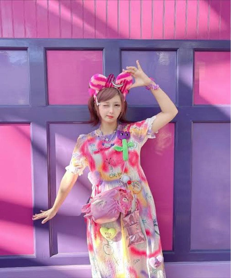 【新品】フェアリーサイン あなたに会いにペイントパーカー しなこ着用ブランド