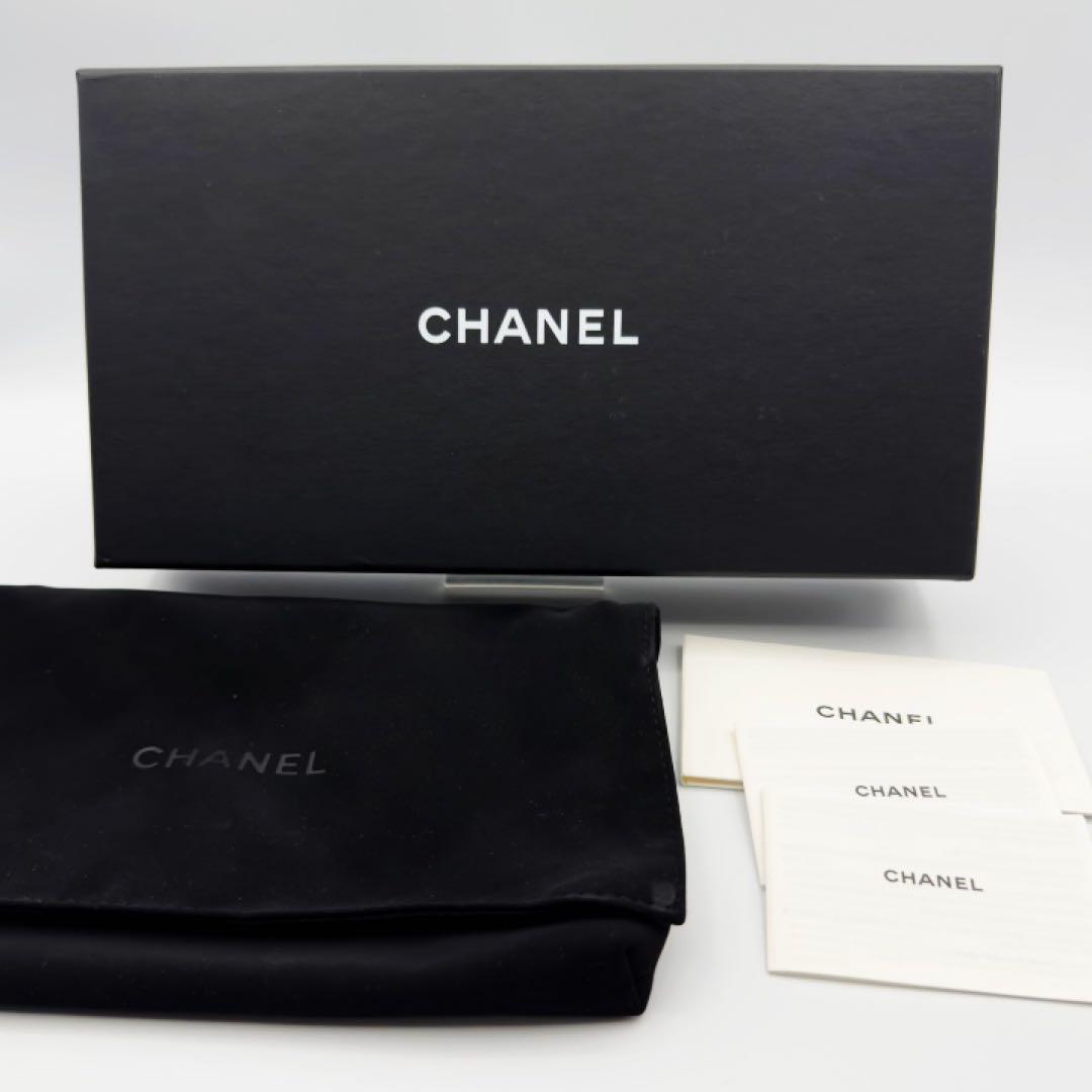 国内正規品　シャネル財布　マトラッセ　カメリア　フラップウォレット　ラムスキン
