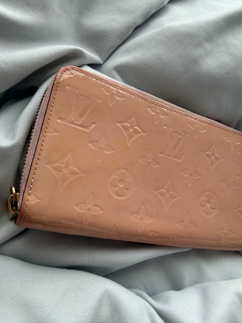ルイヴィトン　ラウンド 長財布 ヴェルニ　ローズ　ピンク