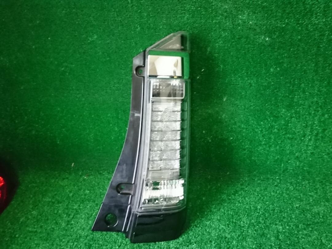 JF1 NBOXカスタム 右テールランプ イチコーD106 (78421)