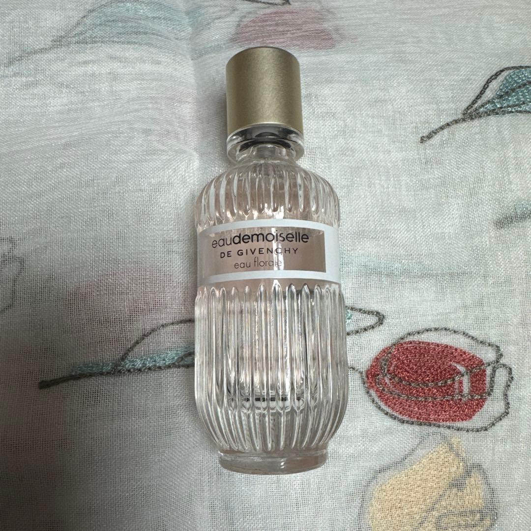 ジバンシィ オードモワゼル フローラル オーデトワレ
