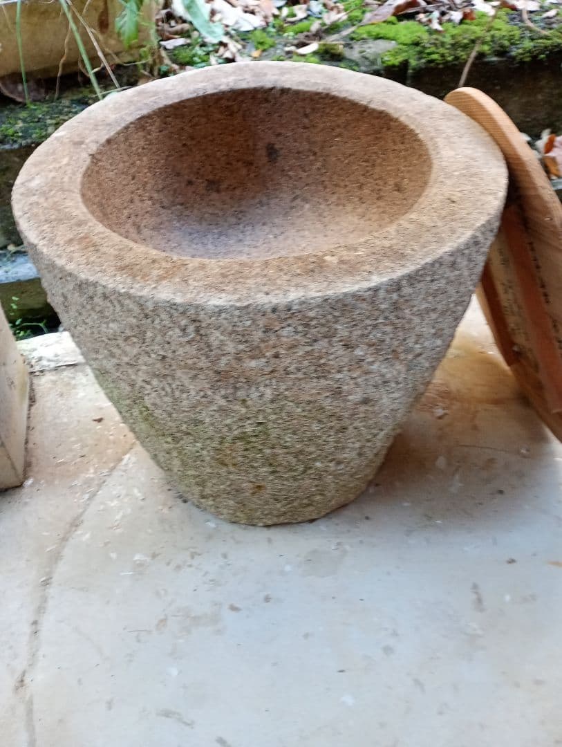 石臼　餅つき　石製円錐形調理器具