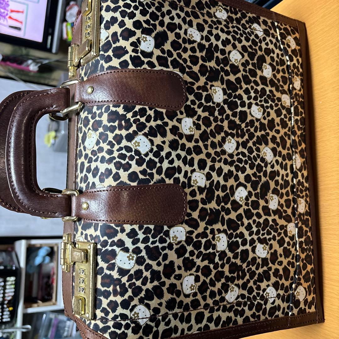 最終値下げ！キティちゃんボストンバッグ