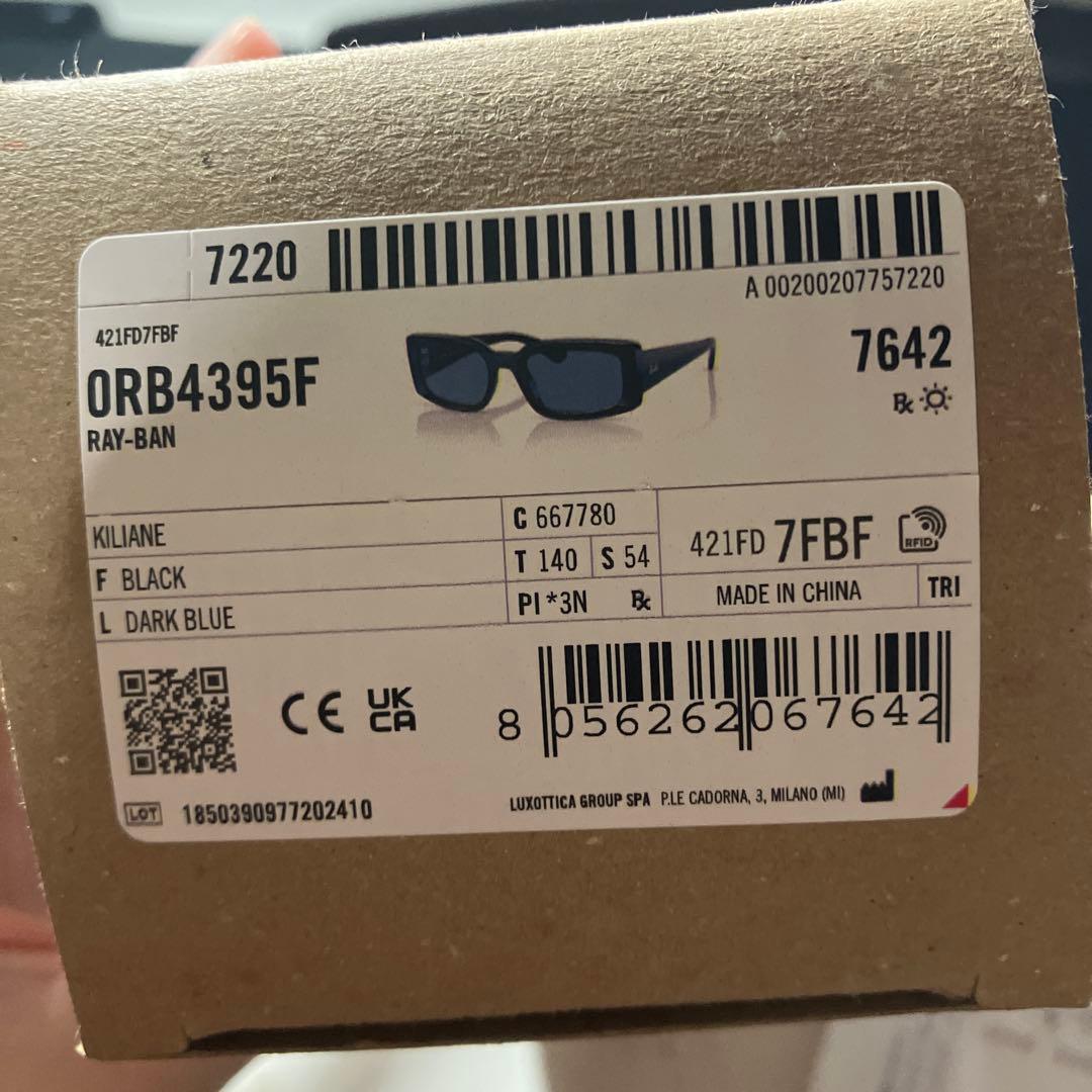 ★極美品　Ray-Ban　ブラックサングラス　付属品完備