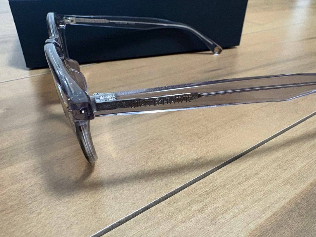 MAVE HAWK サングラス ライトグレー カーキ 飯田将成着用