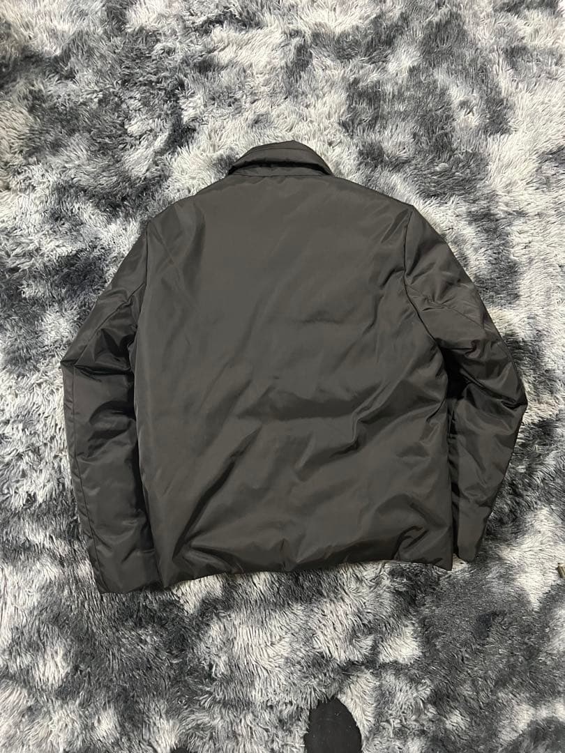 23AW PRADA　RE-NYLON　クロップド　ナイロンダウンジャケット