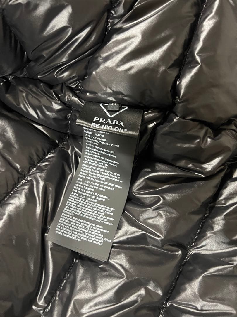 23AW PRADA　RE-NYLON　クロップド　ナイロンダウンジャケット