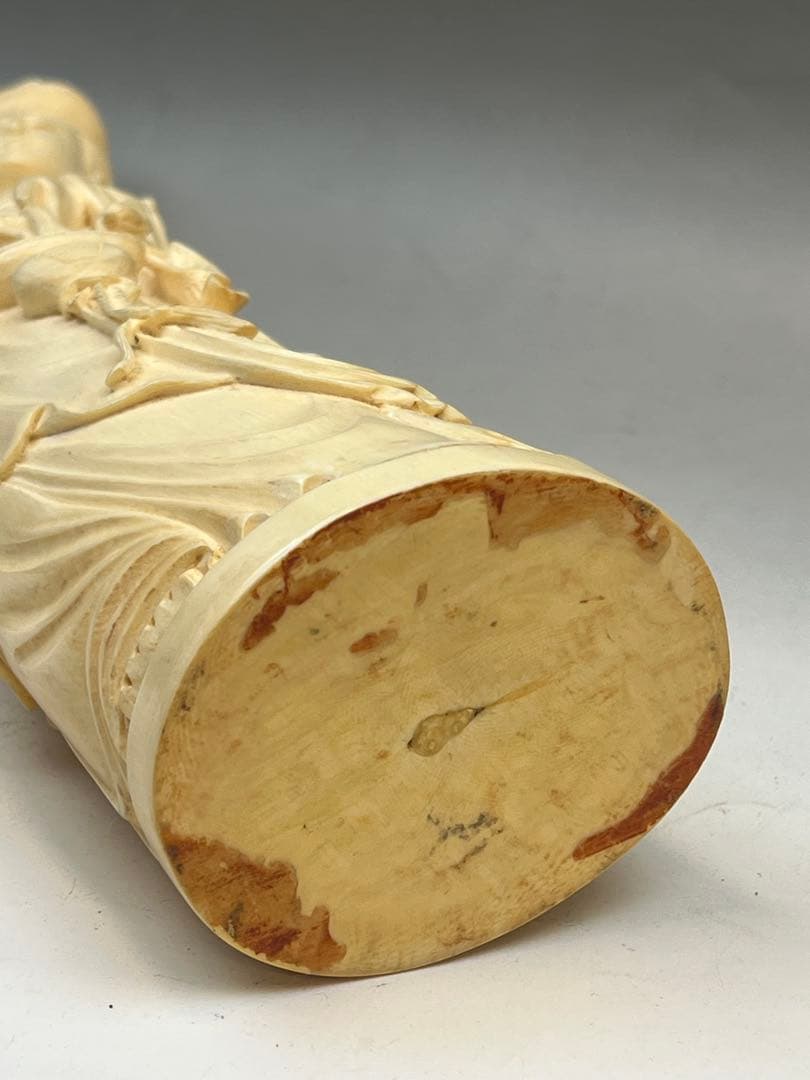 ［美品］女像 極上白象　1100g置物　送料込み