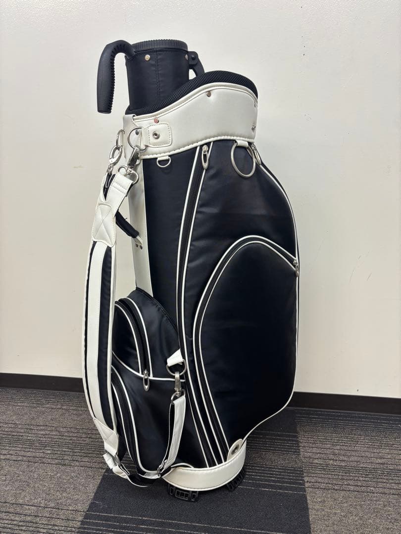 セルフスタンドバック内蔵キャディバック