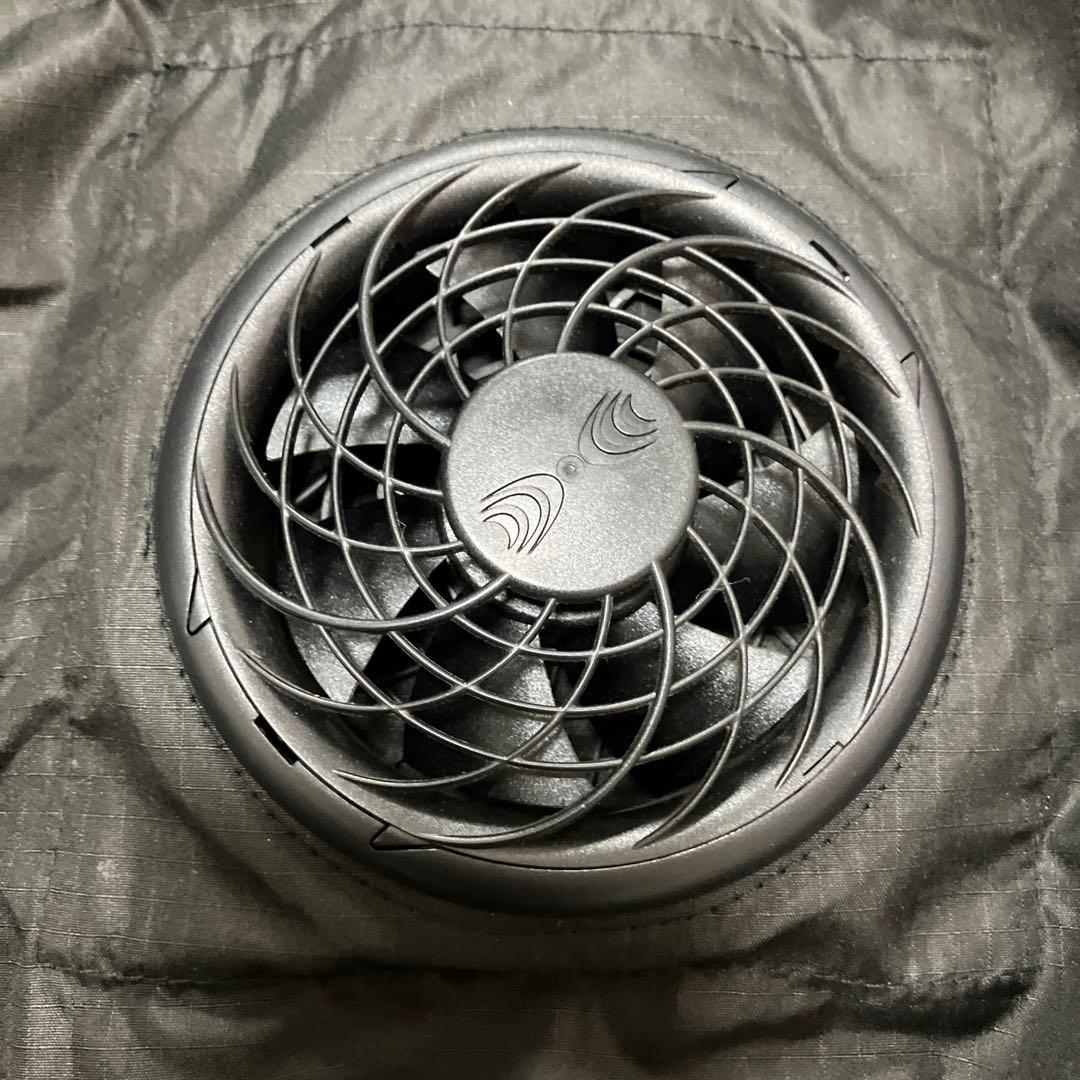 KiU 空調服 ベスト 黒 L ファン 充電器付き　セット