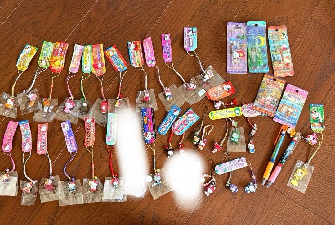 ご当地キティまとめ売り根付けストラップ　ボールペンセット