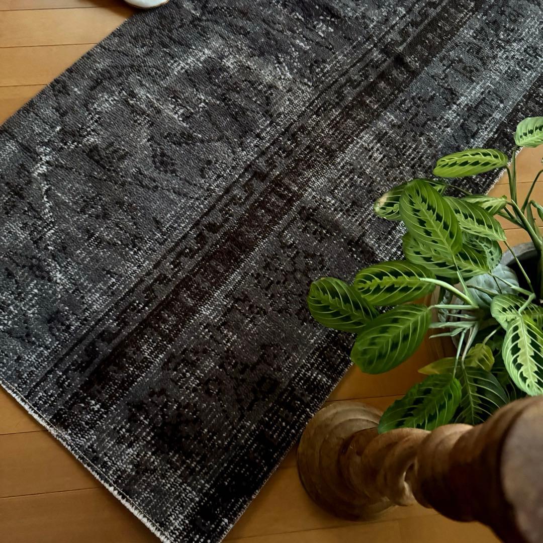 69×124ダークグレイ　オーバーダイ　ボタニカル　トルコヴィンテージラグ