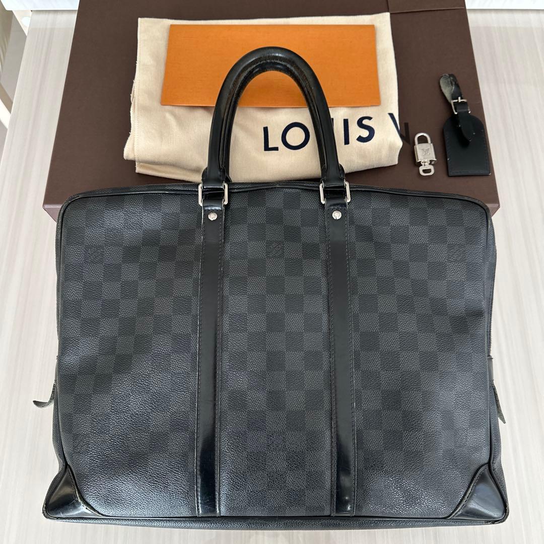 ルイヴィトン ポルトドキュマンボワヤージュ ダミエグラフィット ブラック
