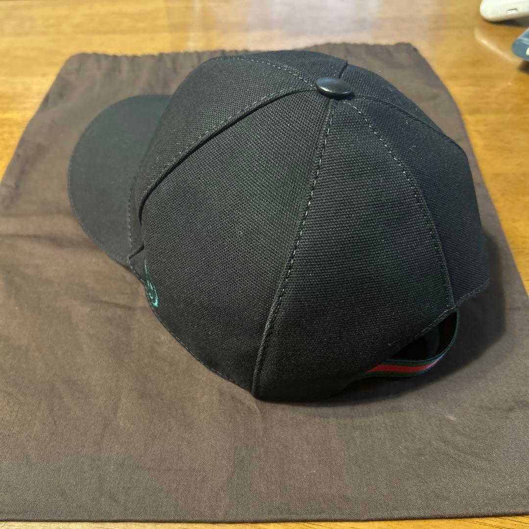 GUCCI キャップ ロゴ刺繍付き